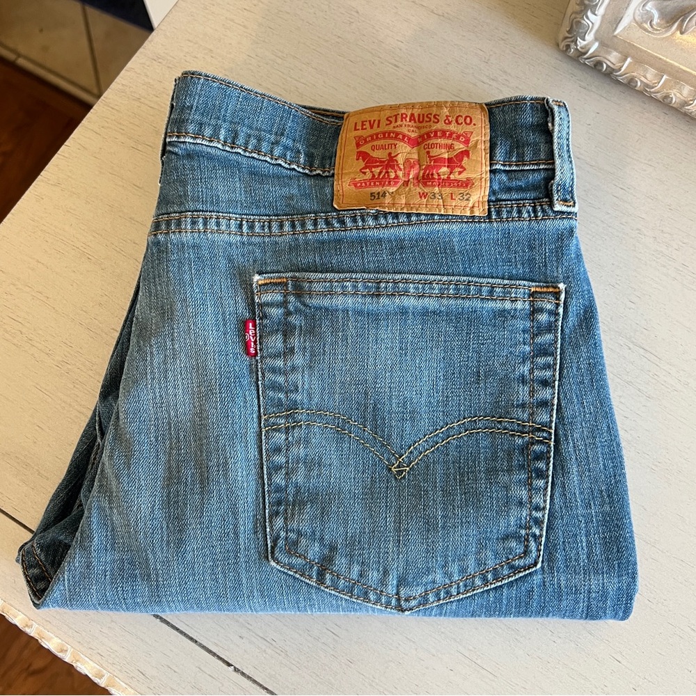 Levi Strauss & Co. Men’s 514 Jeans. W33 L32.